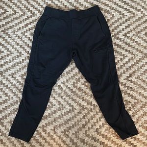 Men’s fabletics slim fit, short joggers